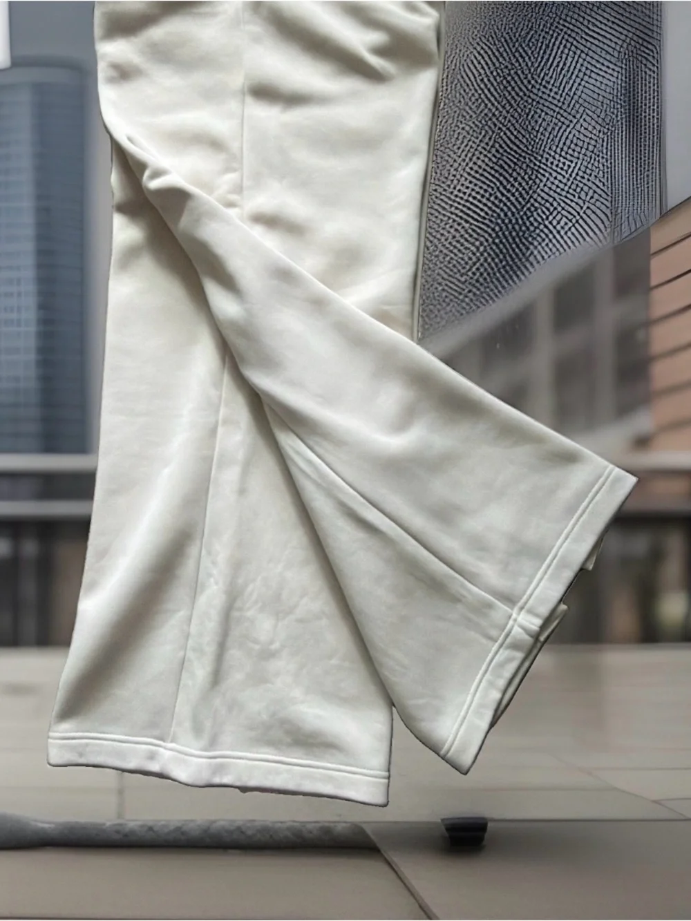 Nike Women’s Size L Phoenix Fleece High Rise Wide-Leg Standard Fit Sweatpants.